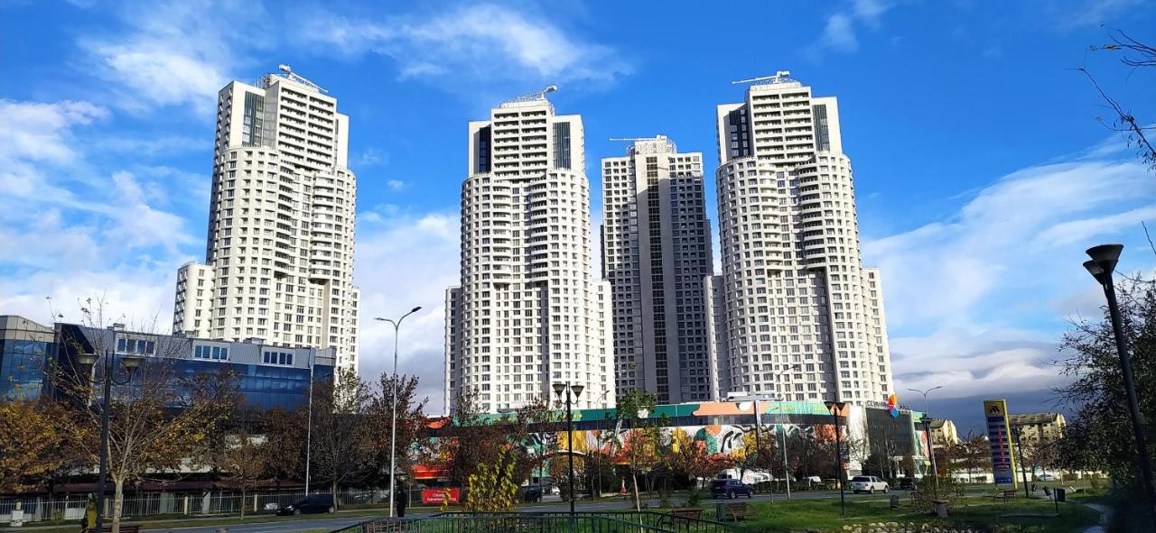 19Th & 18Th Floor Secure Apartments With Pool & Fitness & Parking Included In Price Skopje Zewnętrze zdjęcie
