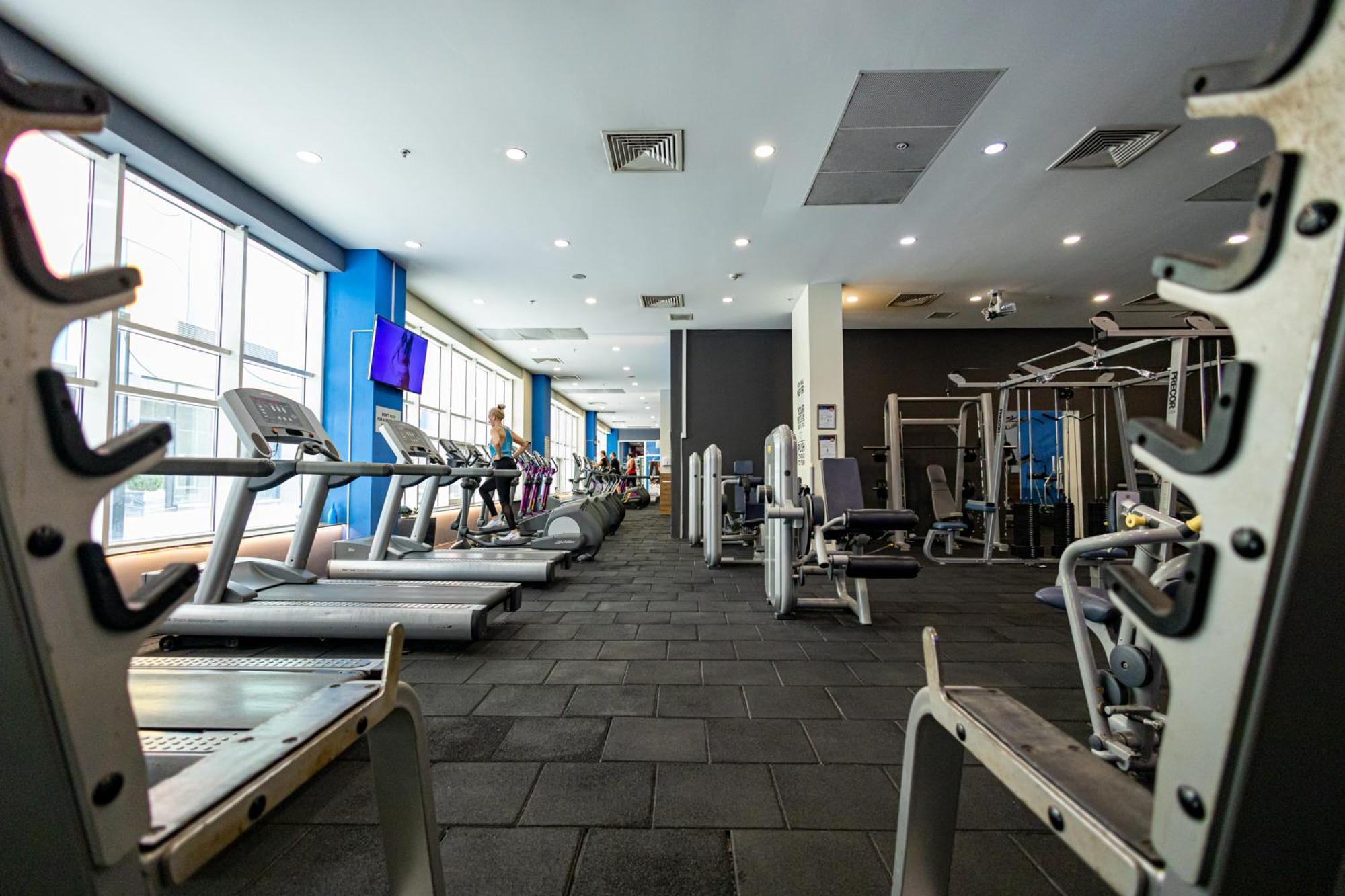 19Th & 18Th Floor Secure Apartments With Pool & Fitness & Parking Included In Price Skopje Zewnętrze zdjęcie
