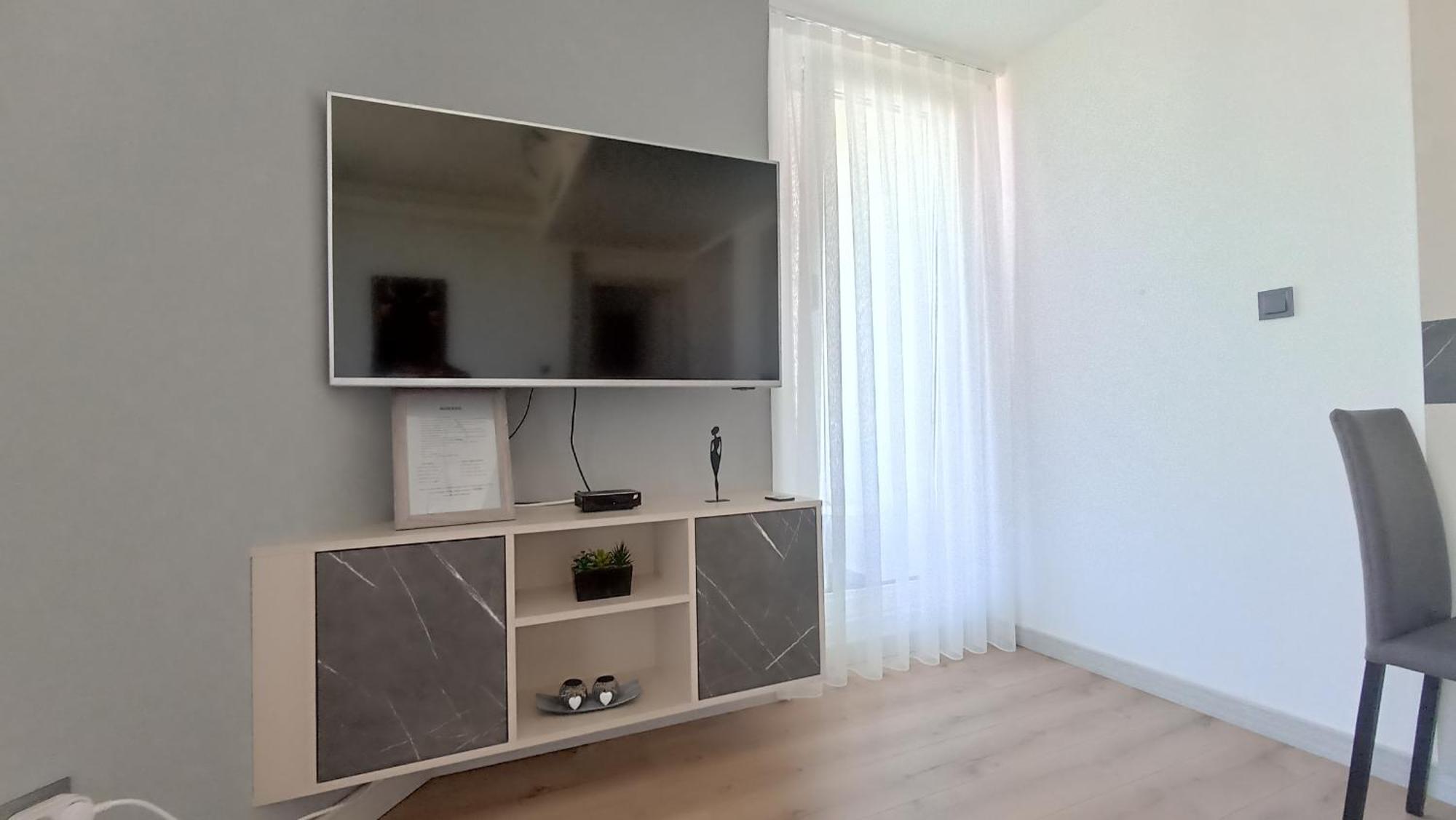 19Th & 18Th Floor Secure Apartments With Pool & Fitness & Parking Included In Price Skopje Zewnętrze zdjęcie