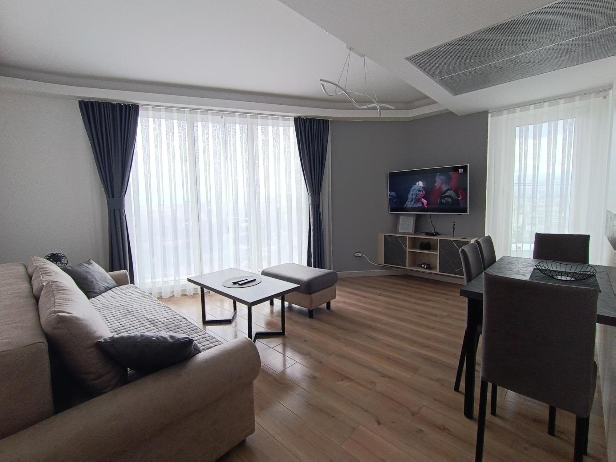 19Th & 18Th Floor Secure Apartments With Pool & Fitness & Parking Included In Price Skopje Zewnętrze zdjęcie