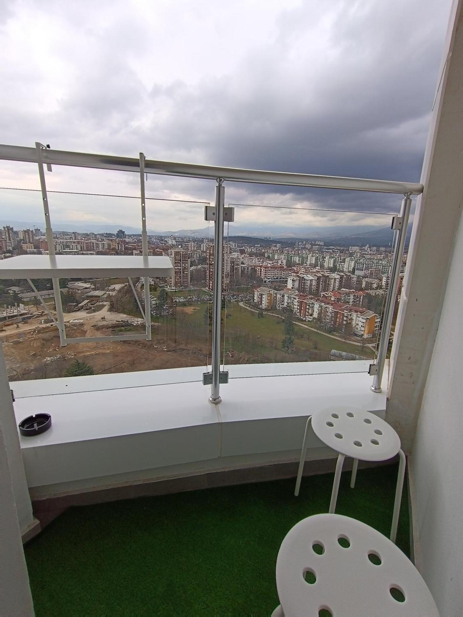 19Th & 18Th Floor Secure Apartments With Pool & Fitness & Parking Included In Price Skopje Zewnętrze zdjęcie