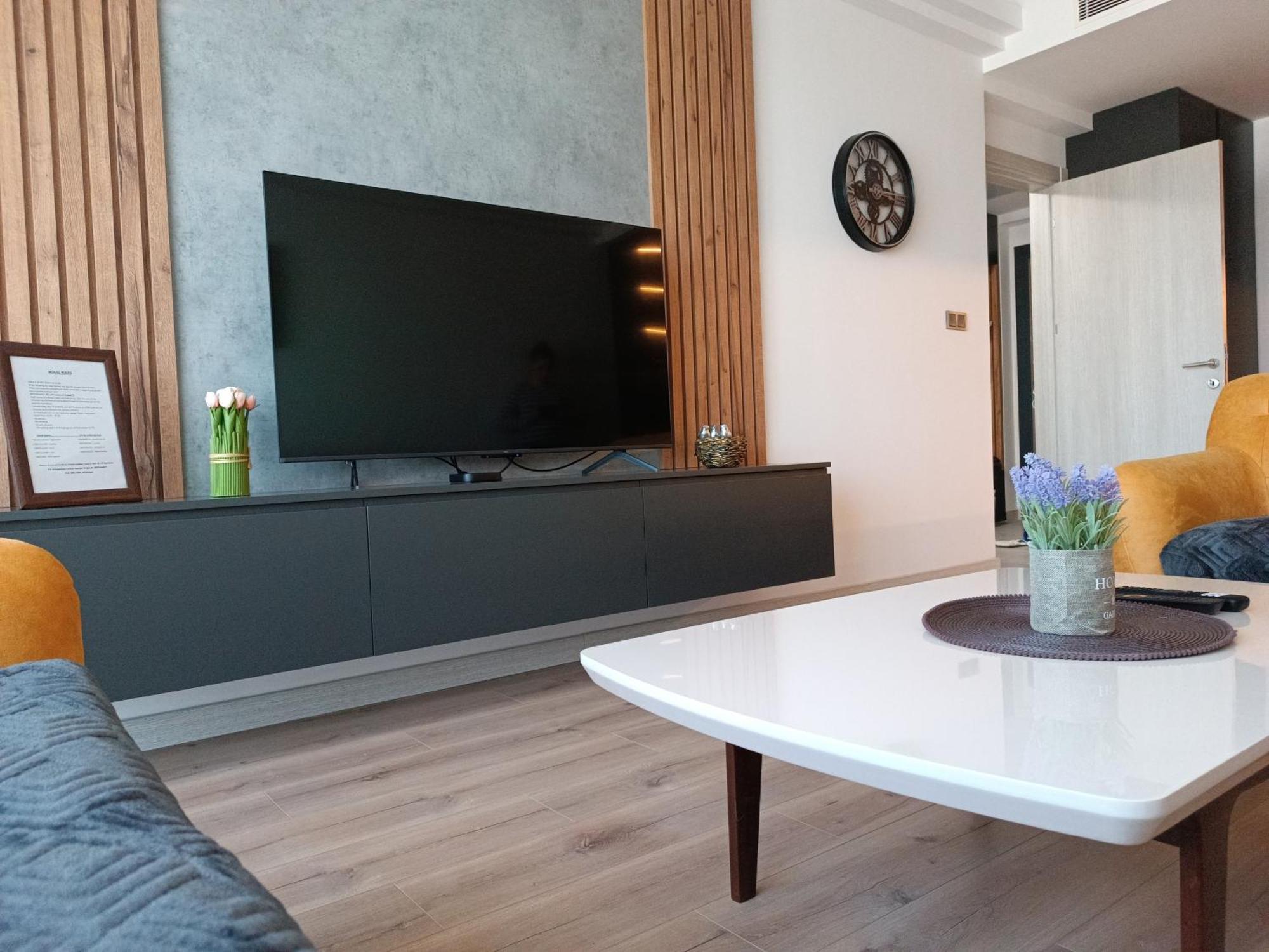 19Th & 18Th Floor Secure Apartments With Pool & Fitness & Parking Included In Price Skopje Zewnętrze zdjęcie