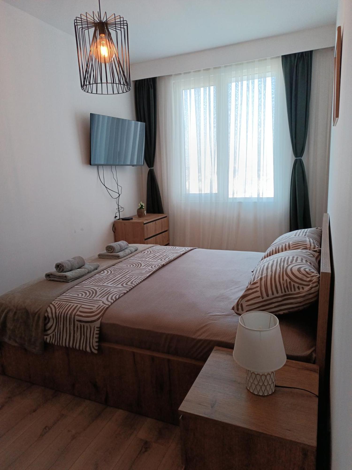 19Th & 18Th Floor Secure Apartments With Pool & Fitness & Parking Included In Price Skopje Zewnętrze zdjęcie