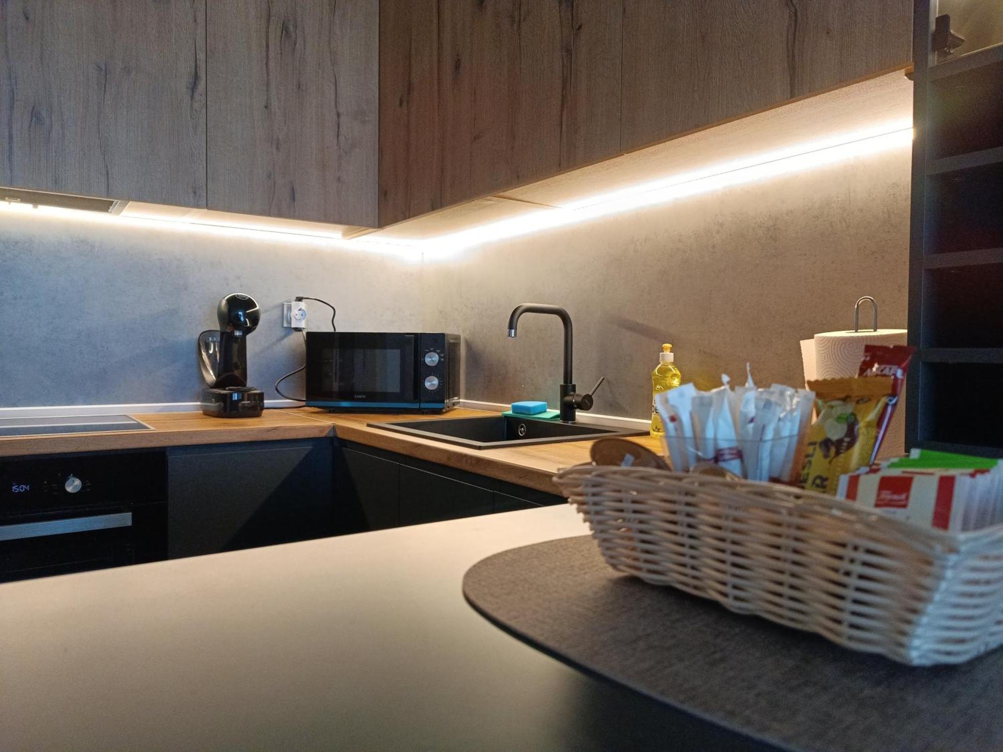 19Th & 18Th Floor Secure Apartments With Pool & Fitness & Parking Included In Price Skopje Zewnętrze zdjęcie