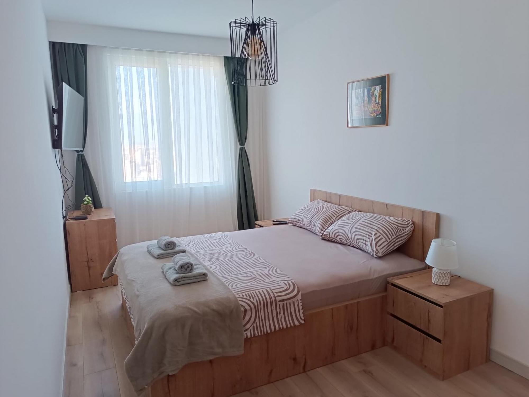 19Th & 18Th Floor Secure Apartments With Pool & Fitness & Parking Included In Price Skopje Zewnętrze zdjęcie